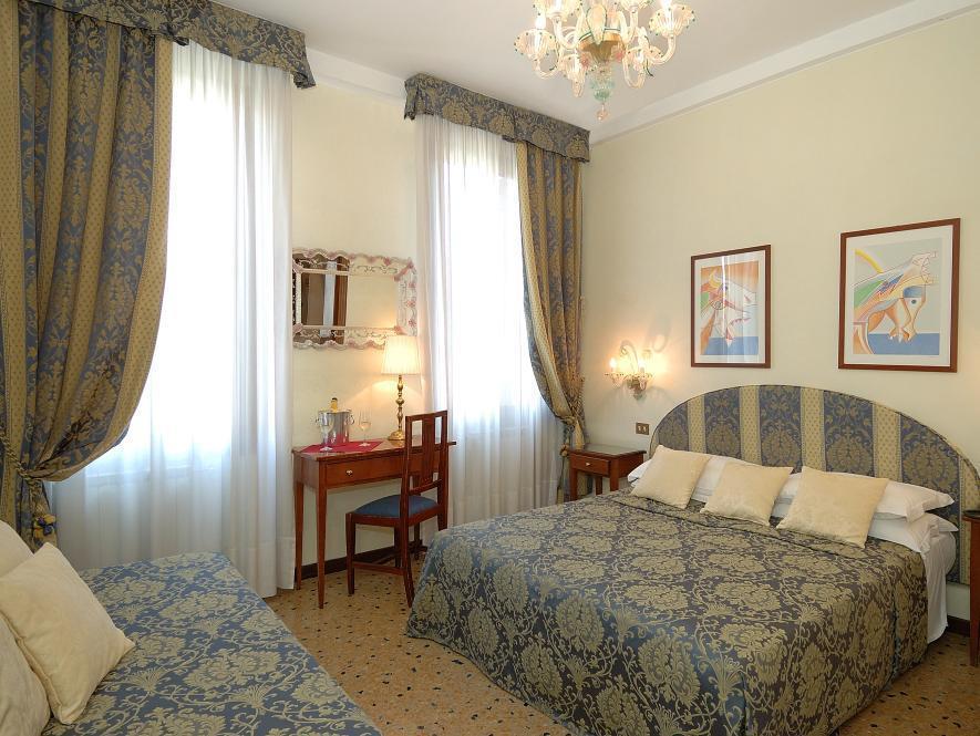 Hesperia Venecia